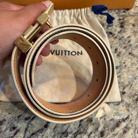 LOUIS VUITTON DAMIER AZUR INITIAL BELT - Picture 7 of 16